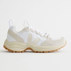 NWT VEJA Venturi Sneaker